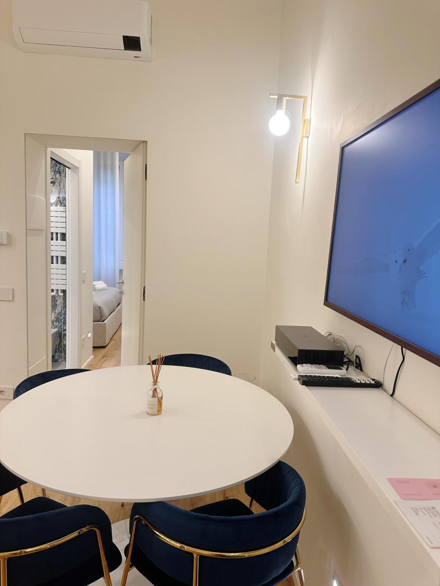 Private Apartment With Wi-Fi Milano City Near Duomo Atena Eksteriør bilde